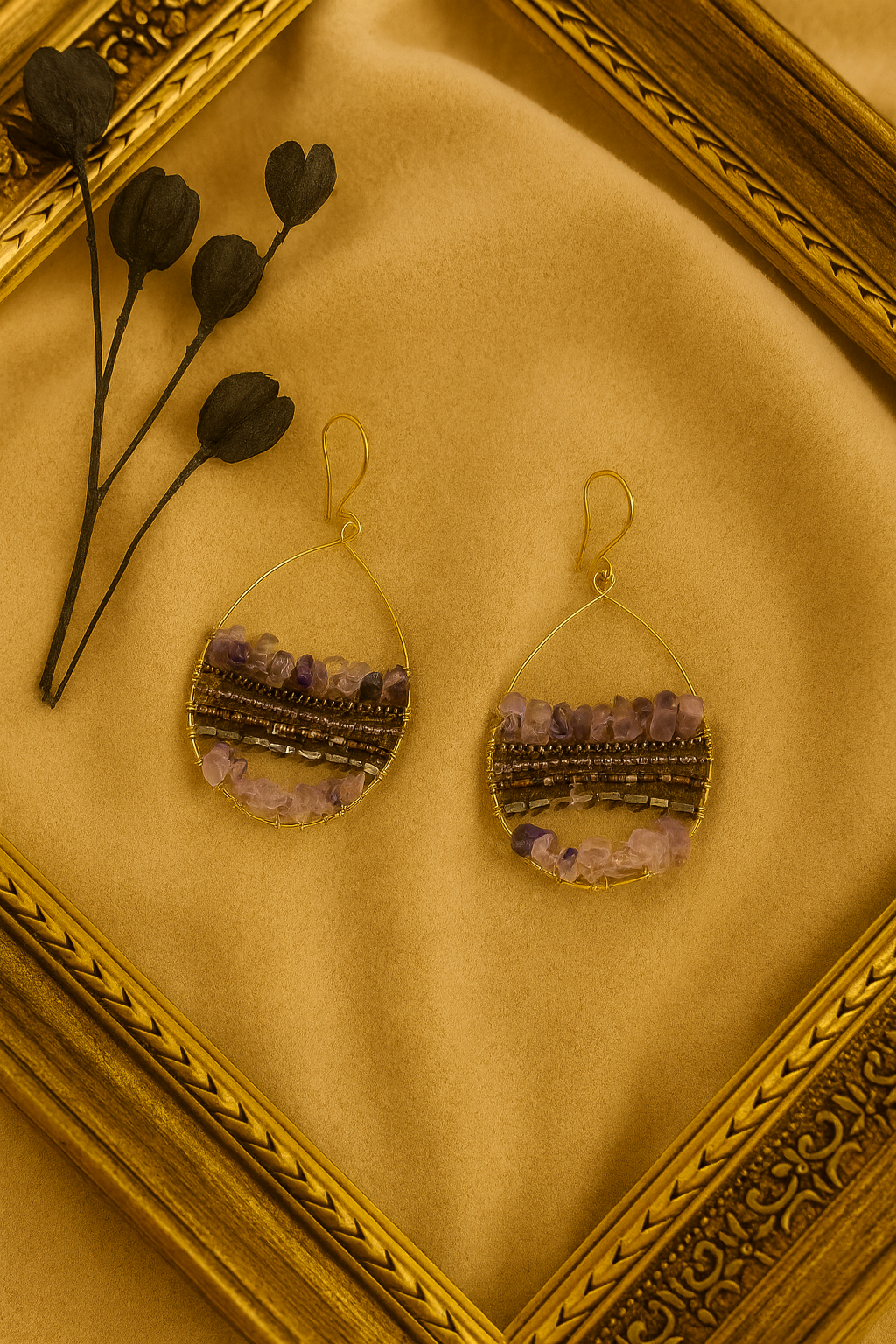 LUNARA EARRING