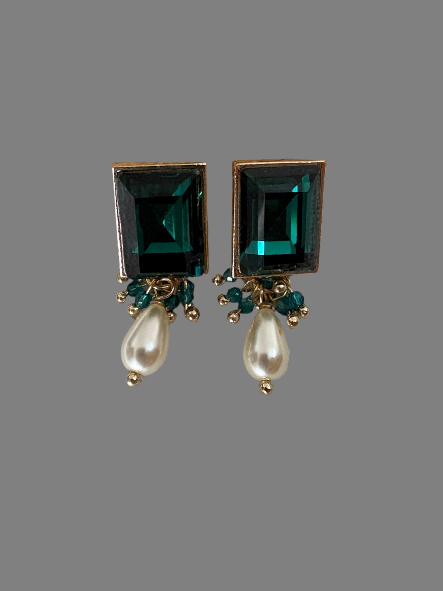 IRAA EARRING