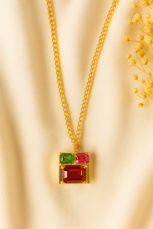 RANGREZ CRYSTAL NECKLACE