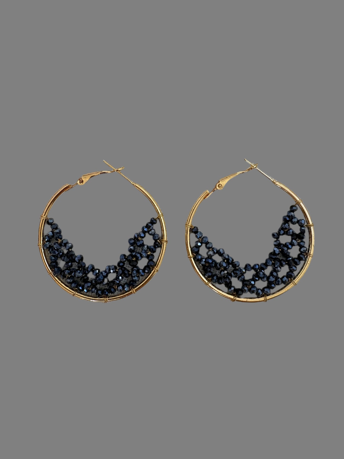 NOIRA EARRING