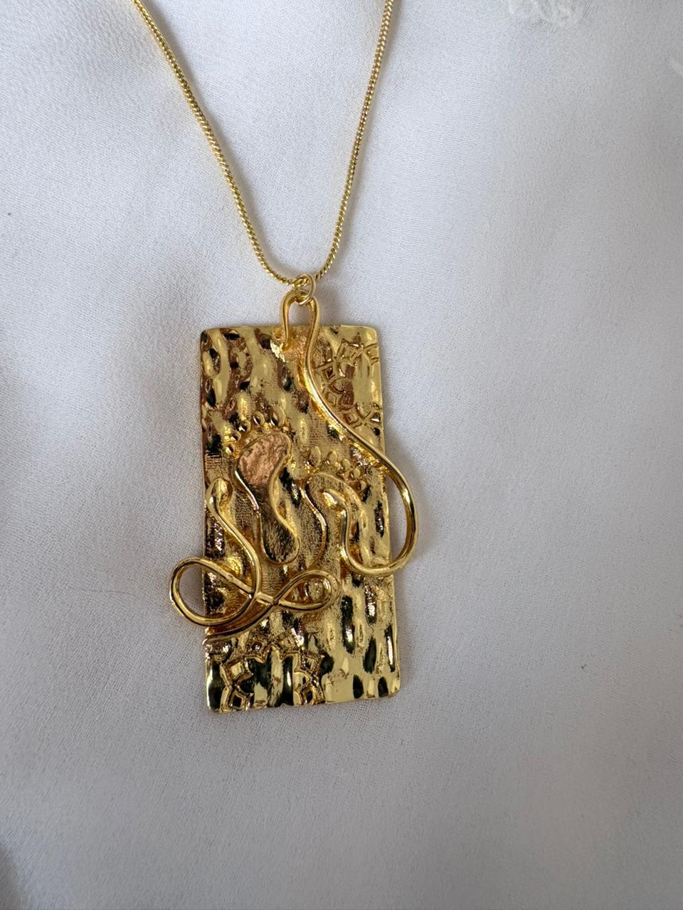 PADMA PENDANT NECKLACE